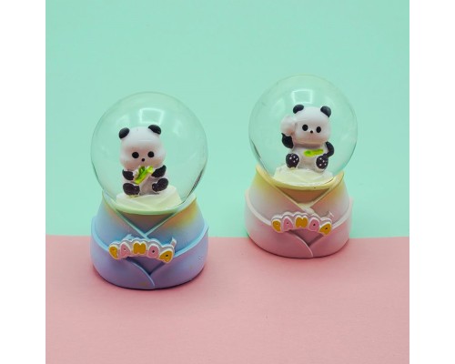 Panda Tasarımlı Işıklı Küçük Boy Kar Küresi