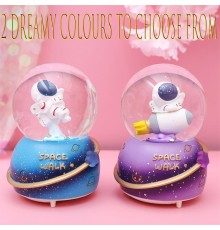 Büyük Boy Astronot Kar Küresi