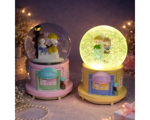 Büyük Boy Mutlu Aşıklar Tasarımlı Kar Küresi