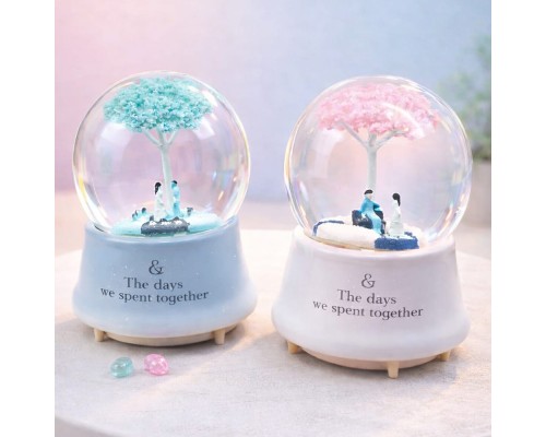 Büyük Boy Romantik Çiftler Temalı Kar Küresi